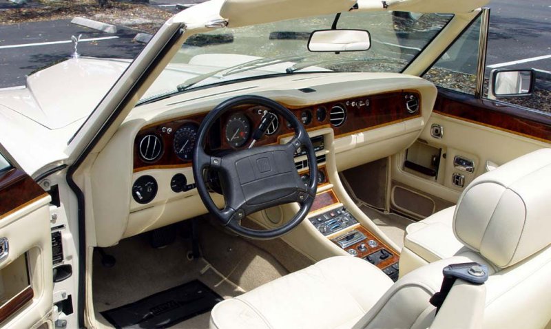 1990 Rolls-Royce Corniche III LCX30138.